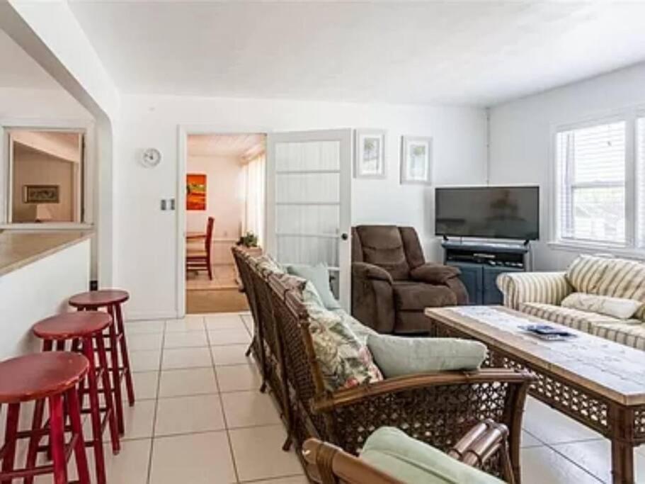 Lovely 1 Bedroom Unit Across From Lido Key Beach Sarasota Eksteriør bilde